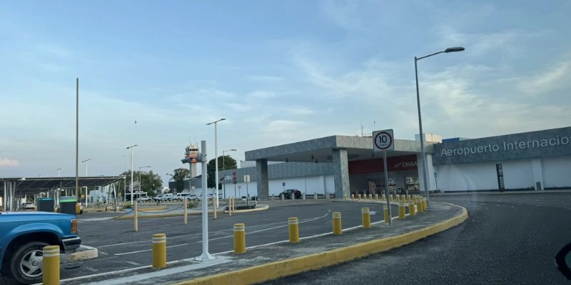 WestJet Airlines ZIH Terminal – Ixtapa-Zihuatanejo International Airport