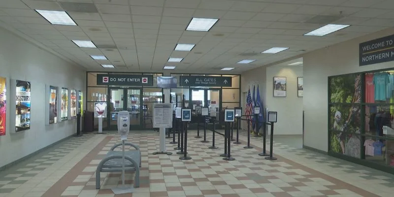 Delta Airlines MQT Terminal – Marquette Sawyer Regional Airport